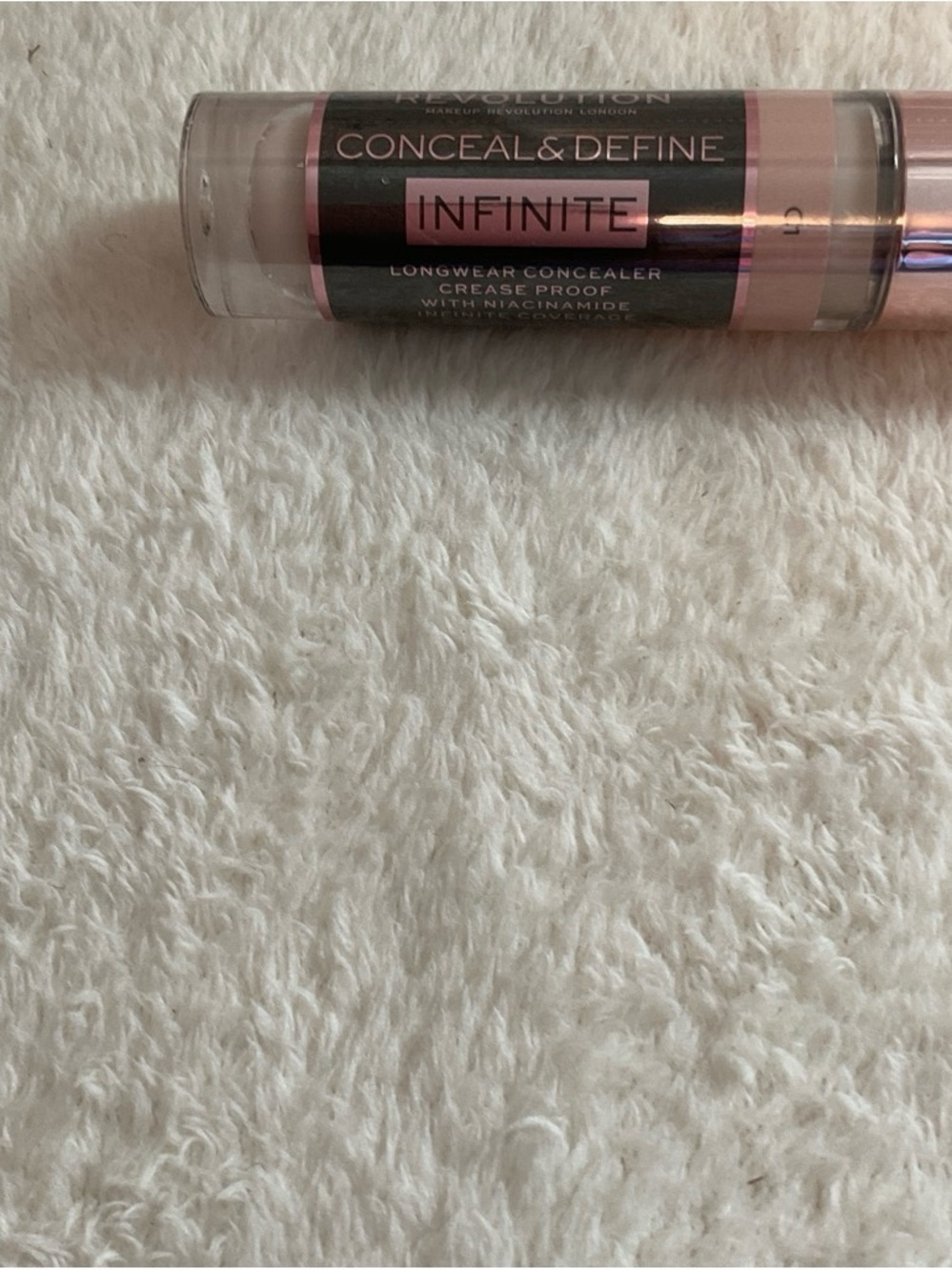 Makeup Revolution Infinite Longwear Concealer - Pink & Black Tube